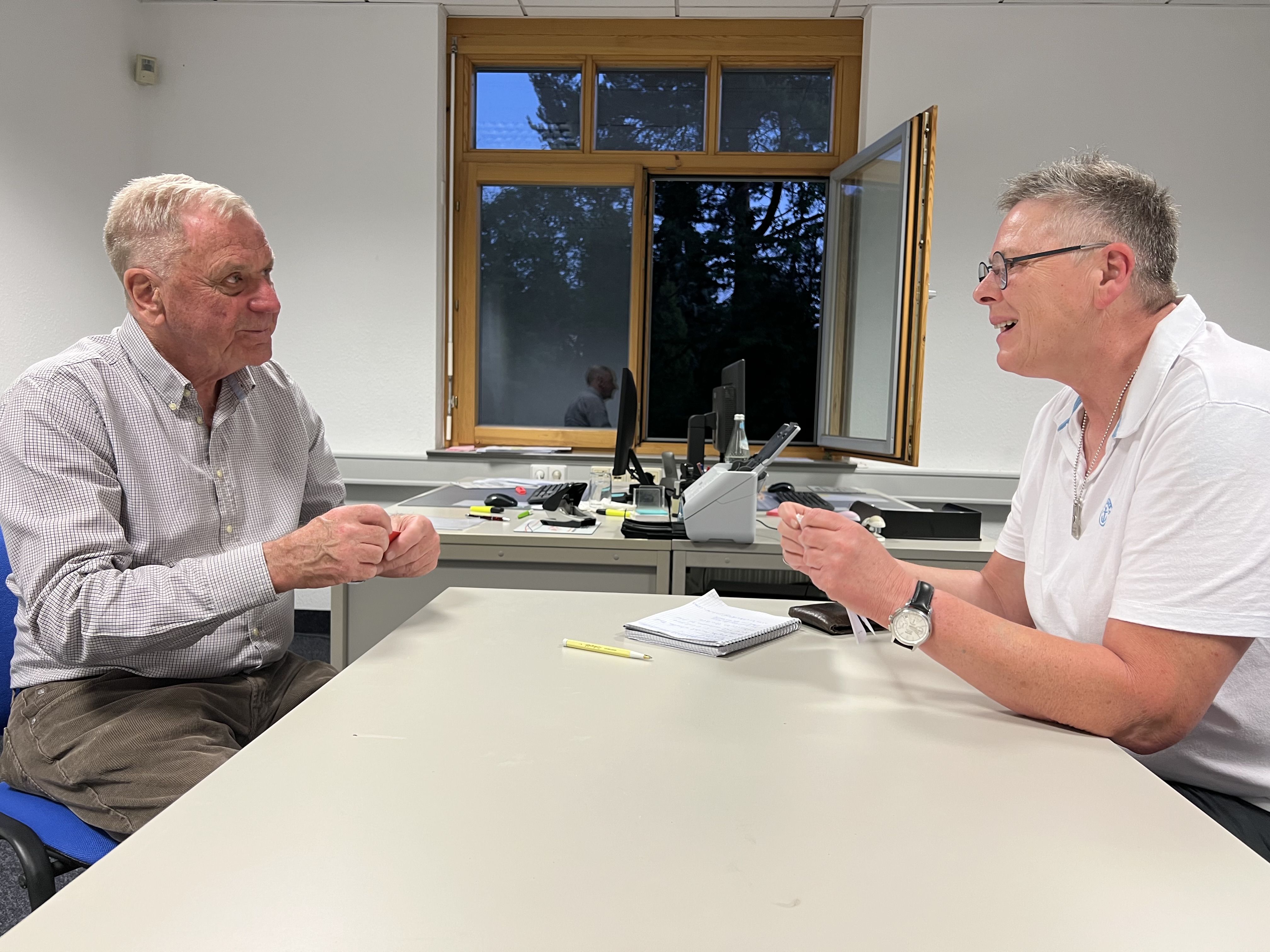 "Die meisten finden nicht den Weg zurück", Exklusiv-Interview mit Professor Arne Burkhardt