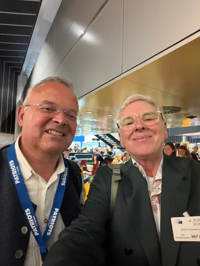 Der Preis ist (sc)heiß. Gerald Hauser. MdEP.