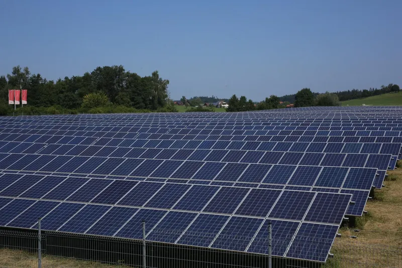 Inferno auf dem Solar-Acker. Der Dämon in der Energiewirtschaft.