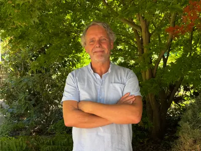 Über Impf-Verdiener und Kriegstreiber. „Ronny“ Weikl im Interview.