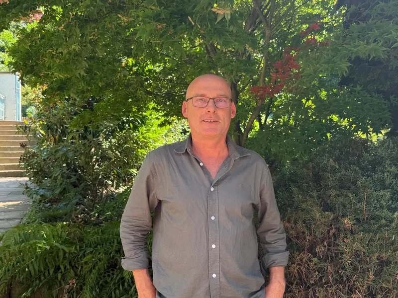 Kinder werden an Schulen zum impfen überredet. Interview mit Dr. Kai Klapproth.